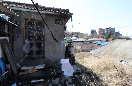 '범죄 온상' 빈집 철거시 재산세 더 늘어… 세제 인센티브 달라