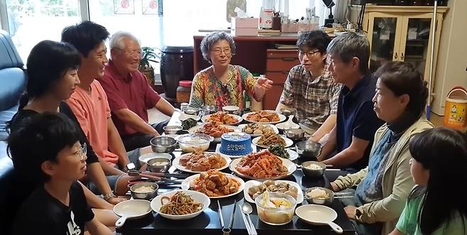 [사진 출처 = 유튜브 채널 ‘손맛할머니’ 영상 갈무리]