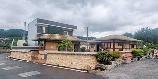 전남 화순군 능주면 관영리에 조성된 ‘정율성 고향 집’의 모습. 정율성이 유년기에 잠시 살았던 집터에 고향 집을 조성했다. /박희석 월간조선 기자