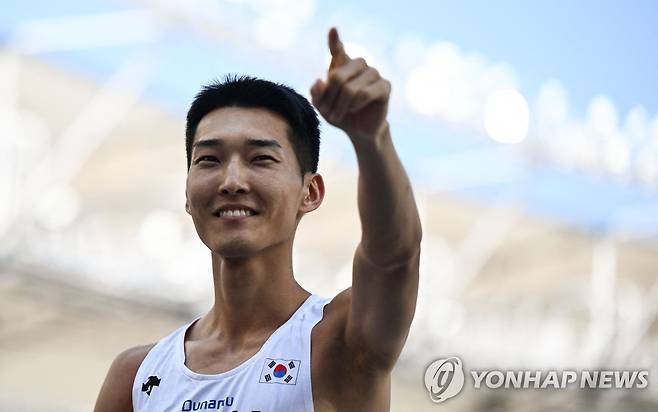 남자 높이뛰기 세계적인 선수로 우뚝 선 우상혁의 자신 넘치는 포즈  [AFP=연합뉴스 자료사진]