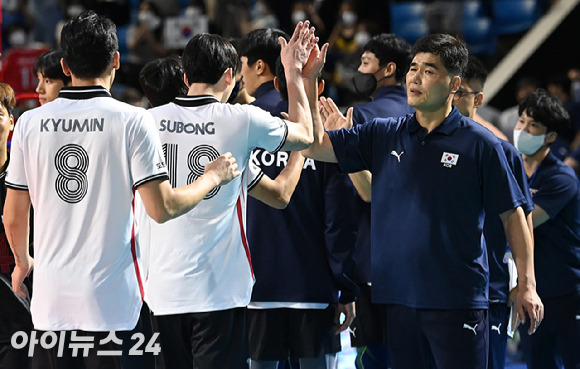 임도헌 감독이 지휘봉을 잡고 있는 한국 남자배구대표팀이 아시아남자배구선수권대회에서 5위를 차지하고 대회 일정을 모두 마쳤다. [사진=아이뉴스24 포토 DB]