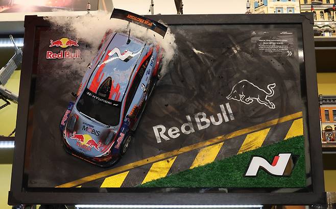 스키드마크와 연기표현이 일품인 레이싱카 작품