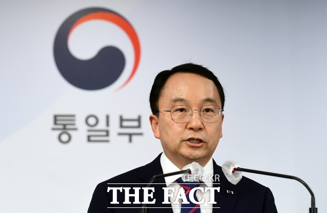 구병삼 통일부 대변인은 28일 정례브리핑에서 "중국 내 탈북민들 본인의 의사 반해 강제 북송되지 않고 본인의 의사가 존중되어야 한다는 점을 재차 강조한다"며 "현실적인 방안은 관계부처와 함께 긴밀히 협의해 나가겠다"고 말했다./임영무 기자