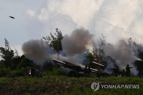 중국 침공 대비 실사격 훈련하는 대만군 [EPA] 연합뉴스 자료사진. 재판매 및 DB 금지]