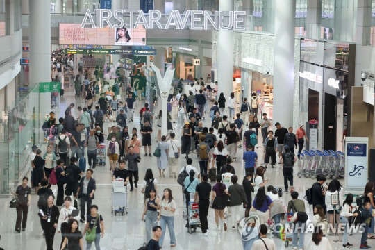 인천국제공항 제1여객터미널 출국장 면세 구역. 연합뉴스