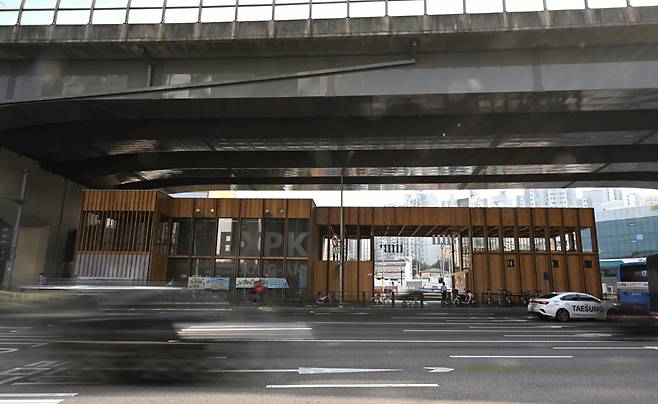 A view of Jongam Square, also known as Jongam Box Park, in Jongam-dong, Seongbuk-gu, Seoul (Im Se-jun/The Korea Herald)