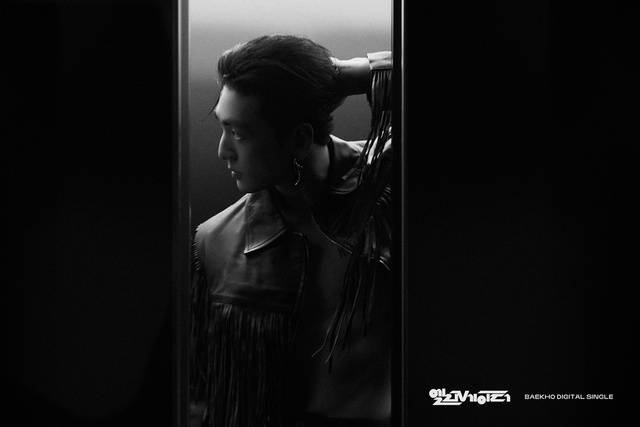 백호는 "박진영 선배님과 직접 마주한 적은 없는데 곡이 나오고 혹시나 들어봐 주신다면 어떤 반응을 보이실지 궁금하다. 좋게 생각해 주셨으면 좋겠다"고 말했다. /플레디스