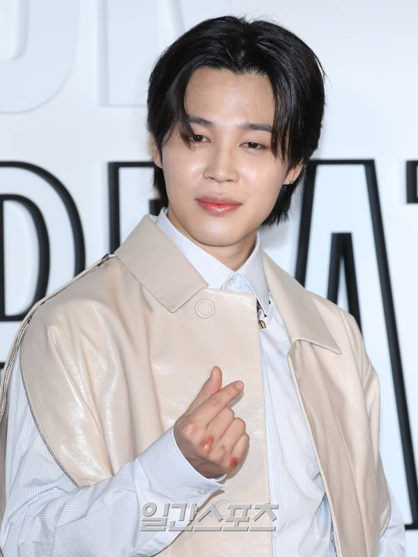 [포토] BTS 지민, 월클 하트 발사