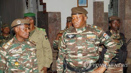 니제르 쿠데타 지도자인 티아니 대통령 경호실장 [로이터 연합뉴스 자료사진. 재판매 및 DB 금지]