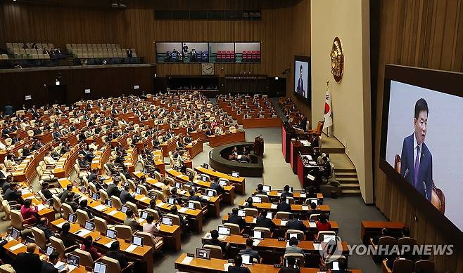 정기국회 개회식 (서울=연합뉴스) 신준희 기자 = 1일 국회 본회의장에서 열린 정기국회 개회식에서 김진표 국회의장이 개회사를 하고 있다. 2023.9.1 hama@yna.co.kr