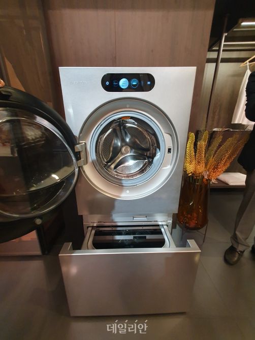 세탁과 건조를 한 번에 해결하는 신제품 'LG 시그니처(LG SIGNATURE) 세탁건조기'ⓒ데일리안 조인영 기자
