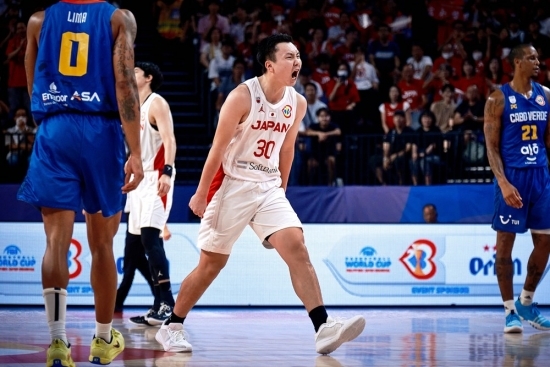 토미나가 게이세이의 3점포는 카보베르데의 림을 연신 갈랐다. 사진=FIBA 제공