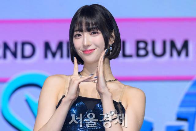 그룹 하이키(H1-KEY) 리이나가 30일 오후 서울 용산구 블루스퀘어 마스터카드홀에서 진행된 미니 2집 ‘서울 드리밍(Seoul Dreaming)’ 쇼케이스에서 포즈를 취하고 있다. 김규빈 기자