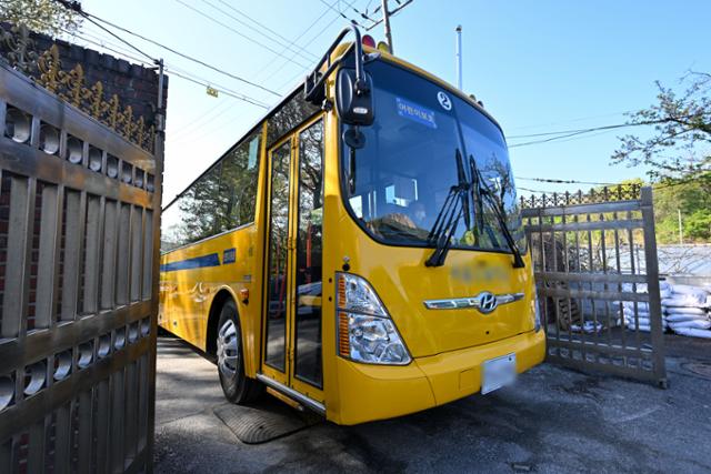 노란색으로 도색한 어린이통학버스. (기사 내용과 관련 없음) 한국일보 자료사진