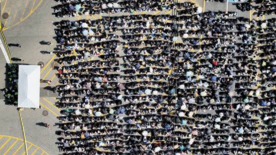 지난 2일 오후 서울 영등포구 국회대로에서 열린 '0902 50만 교원 총궐기 추모 집회'에 공교육 정상화를 요구하는 많은 교사들이 참가하고 있다. 사진 0902 50만교원 총궐기 추모 집회 미디어팀