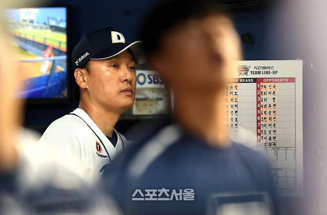 두산 이승엽 감독이 경기를 지켜보고 있다. 최승섭기자 thunder@sportsseoul.com