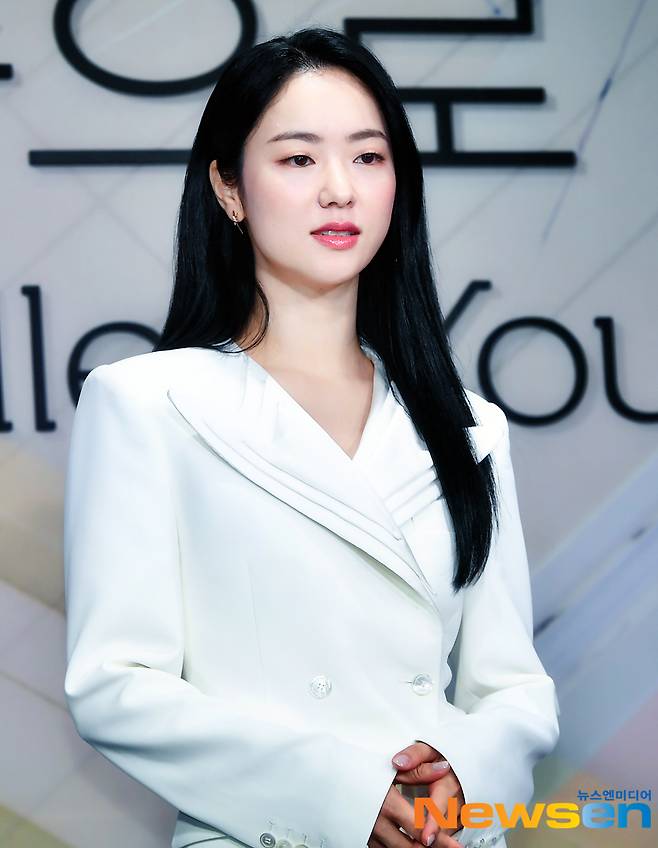 눈을 뗄 수없는 표정