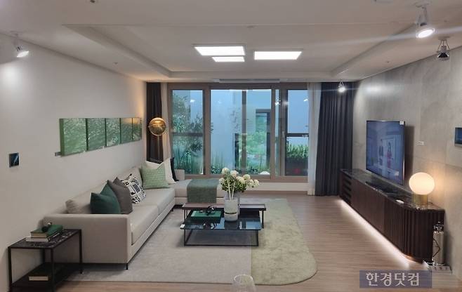 서울 구로구 개봉동 '호반써밋' 전용면적 84㎡형의 내부 모습. / 사진=이송렬 기자