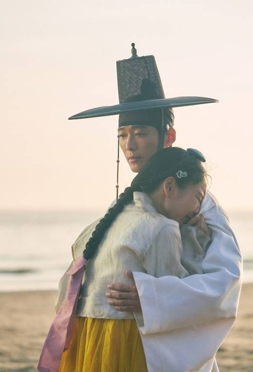 배우 안은진(왼쪽)과 남궁민 / MBC 금토드라마 '연인'