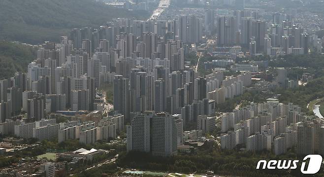 사진은 송파구 롯데월드타워 서울스카이에서 바라본 강남구 아파트 단지. 2023.9.5/뉴스1 ⓒ News1 박세연 기자