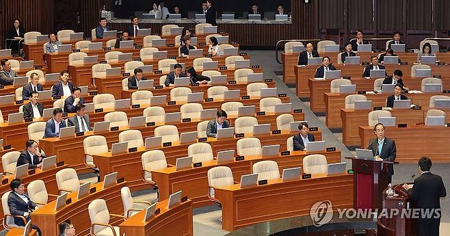 답변하는 한덕수 총리 (서울=연합뉴스) 한상균 기자 = 8일 국회 본회의 대정부질문에서 한덕수 국무총리가 답변하고 있다. 2023.9.8 xyz@yna.co.kr