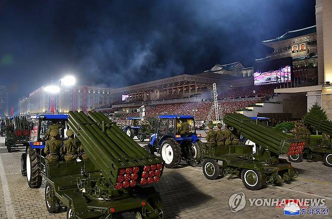 북한, '민방위무력 열병식' 개최 (평양 조선중앙통신=연합뉴스)지난 8일 저녁 평양 김일성광장에서 김정은 국무위원장과 딸 주애가 참석한 가운데 정권수립(9ㆍ9절) 75주년 민방위무력 열병식이 열렸다고 조선중앙통신이 9일 보도했다. 2023.9.9 
    [국내에서만 사용가능. 재배포 금지. For Use Only in the Republic of Korea. No Redistribution] nkphoto@yna.co.kr