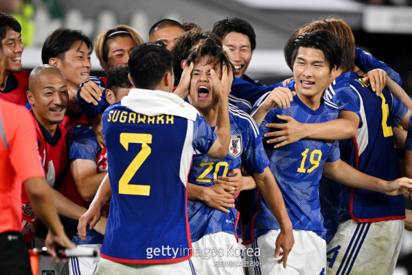 일본 축구대표팀 선수들이 10일 독일과의 평가전에서 득점에 성공한 뒤 기뻐하고 있다. 사진=게티이미지