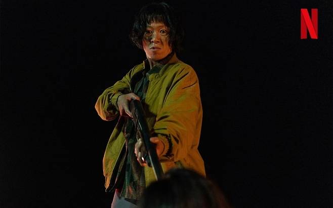 경자의 헤어스타일이 ‘노인을 위한 나라는 없다’ 하비에르 바르뎀을 연상케 한다. [사진 제공=넷플릭스]