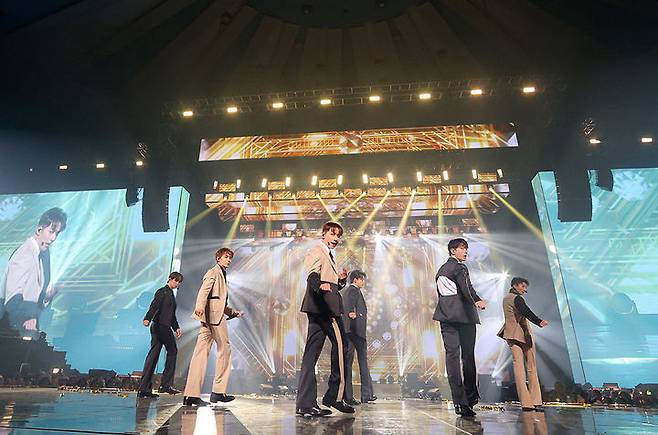 [서울=뉴시스] 2PM 15주년 콘서트 '잇츠 투피엠(It's 2PM)'. (사진 = JYP엔터테인먼트 제공) 2023.09.10. photo@newsis.com *재판매 및 DB 금지