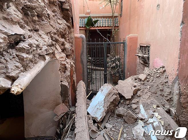 일(현지시간) 모로코 마라케시에서 발생한 지진으로 인한 잔해의 모습. 2023.09.09 ⓒ 로이터=뉴스1 ⓒ News1 정윤영 기자