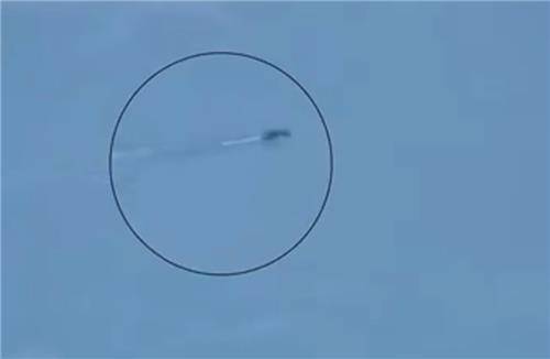 백두산 정상 호수 전치에서 미확인 생물체가 유영하는 듯한 영상이 인터넷에 올라와 화제다. [사진출처 = 연합뉴스]