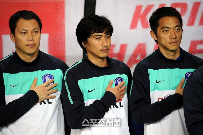 2010년 5월 축구 국가대표 한국과 일본 평가전.이운재,안정환,김남일(왼쪽부터). 스포츠서울DB.