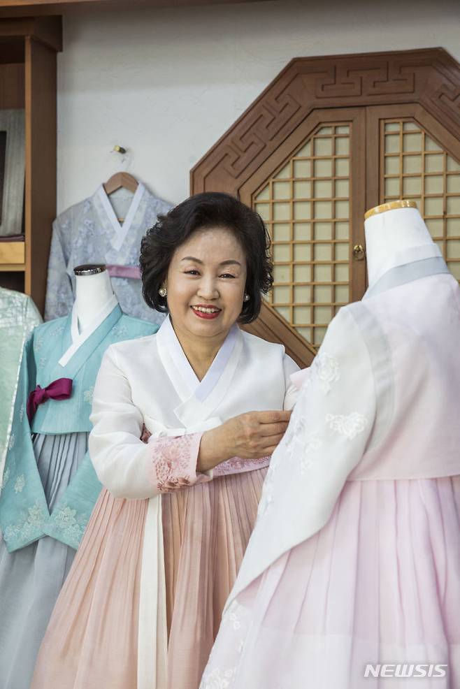 [서울=뉴시스] '한국의상 현필원'의 현필원 대표. (사진=소상공인시장진흥공단 제공) 2023.09.13. photo@newsis.com