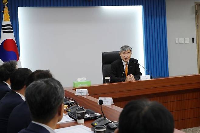 [서울=뉴시스] 조태용 국가안보실장이 13일 오후 주요 국가기반시설 방호태세 점검 관계기관 회의를 주재하고 있다. (사진=대통령실 제공) 2023.09.13. photo@newsis.com *재판매 및 DB 금지