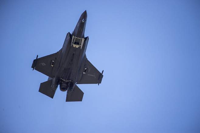 F-35 전투기가 미국 워싱턴 DC 상공을 비행하고 있다. (사진=AFP)