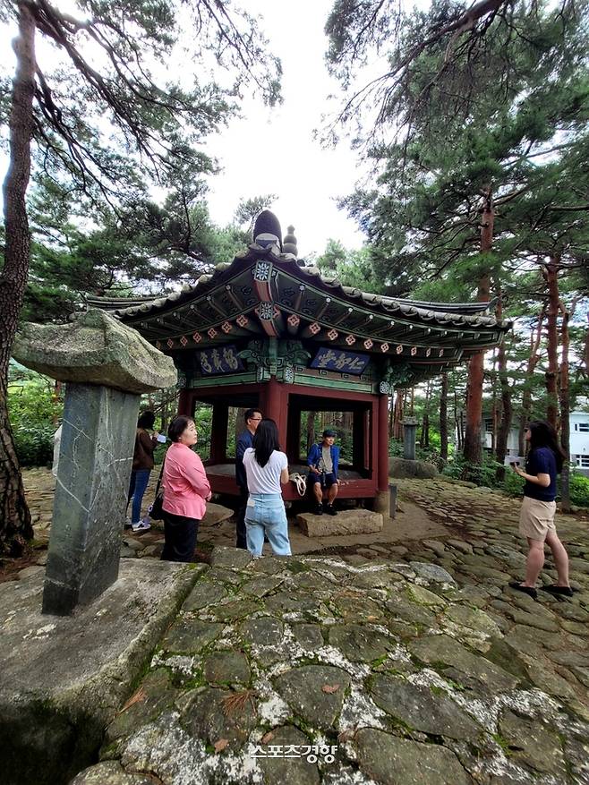 돌담마을 학무정. 사진|강석봉 기자