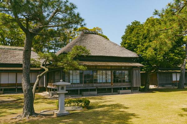 이름을 부르면 안 될 것 같은 인물의 별장