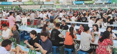 전주시 가맥(가게 맥주) 축제 [연합뉴스 자료사진]