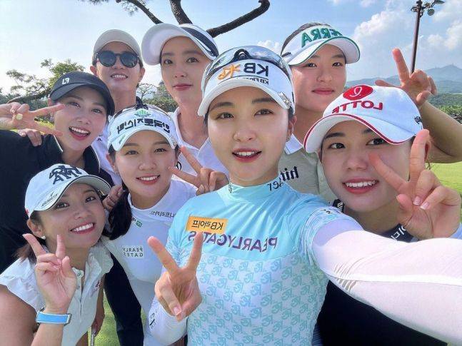 인기 이벤트 대회인 2023 서산수 맞수한판에 출전한 선수들. 지난 8월에 열려 9월부터 방영되고 있다. /이보미 인스타그램