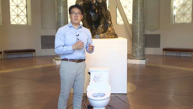 박승민 박사가 이그노벨상 수상 소감을 밝히고 있다. 별난 연구 연보 제공.