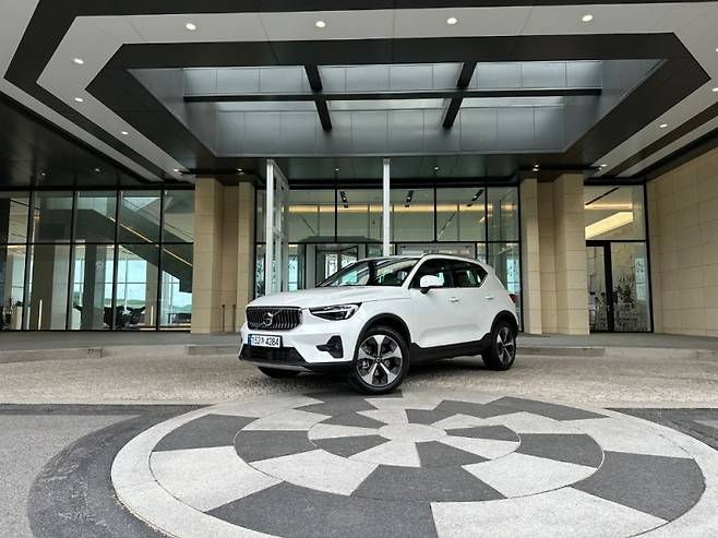 2024년형 볼보 XC40 B4 사진=육동윤 글로벌이코노믹 기자