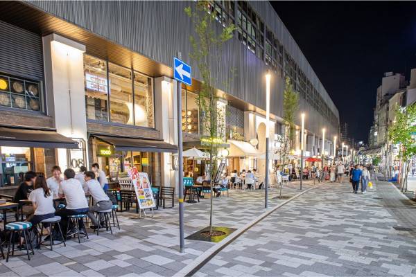 저녁시간대 고베 산노미야역 주변의 활기찬 모습. 윤일선 기자