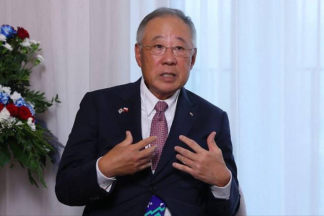 인터뷰하는 류진 전경련 회장 [총리실 제공=연합뉴스]