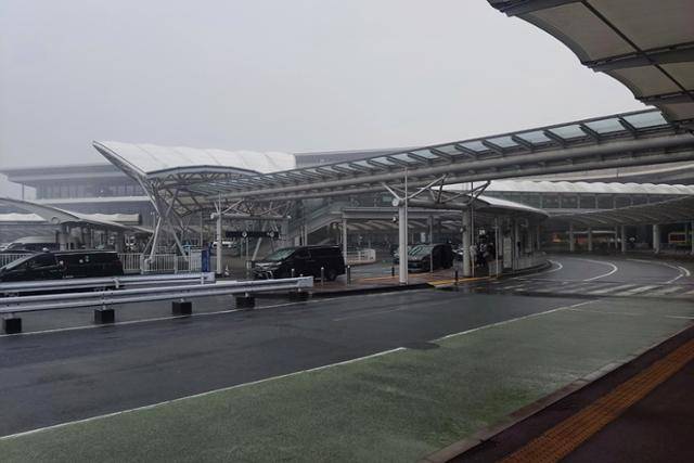 태풍으로 인해 고속도로 등이 통제되어 후지 스피드웨이까지 오랜 시간이 걸렸다.