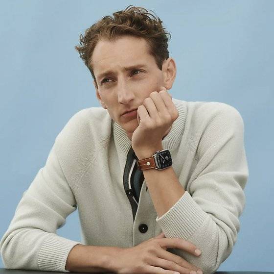 명품 브랜드 에르메스가 내놓은 애플워치9 협업 제품. 가격은 1539달러(약 204만원)이다. 사진 에르메스