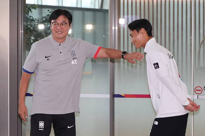 ▲ 24세 이하 대표팀 황선홍 감독과 주장 백승호. ⓒ연합뉴스