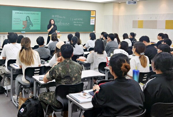 학원생들이 강의를 듣는 모습. (사진=에듀윌)