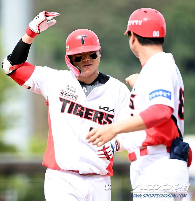 17일 광주KIA챔피언스필드에서 열린 두산과 KIA의 경기, 2회말 1사 1,3루 KIA 한준수가 1타점 동점타를 치고 있다. 광주=허상욱 기자wook@sportschosun.com/2023.09.17/