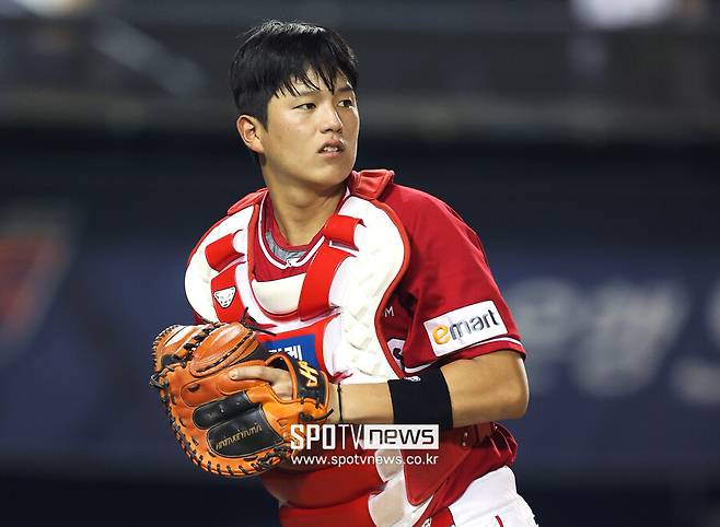 ▲ 캐칭, 프레이밍, 송구 등에서 모두 장족의 발전을 이어 가고 있는 SSG 조형우 ⓒ곽혜미 기자