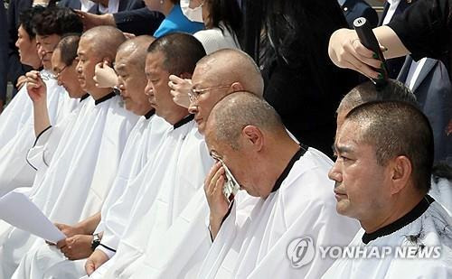 침통한 표정의 전북도의원들 [연합뉴스 자료사진]